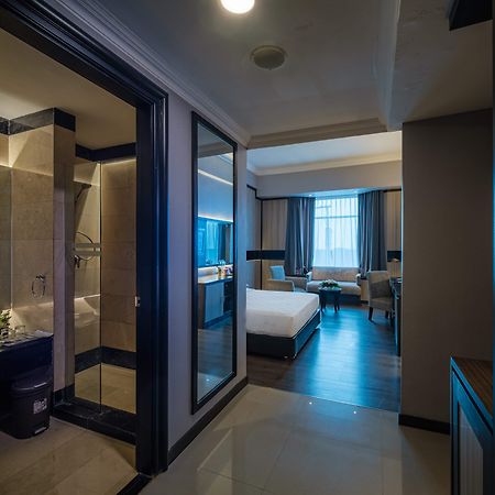 Grand Jatra Hotel Pekanbaru Esterno foto