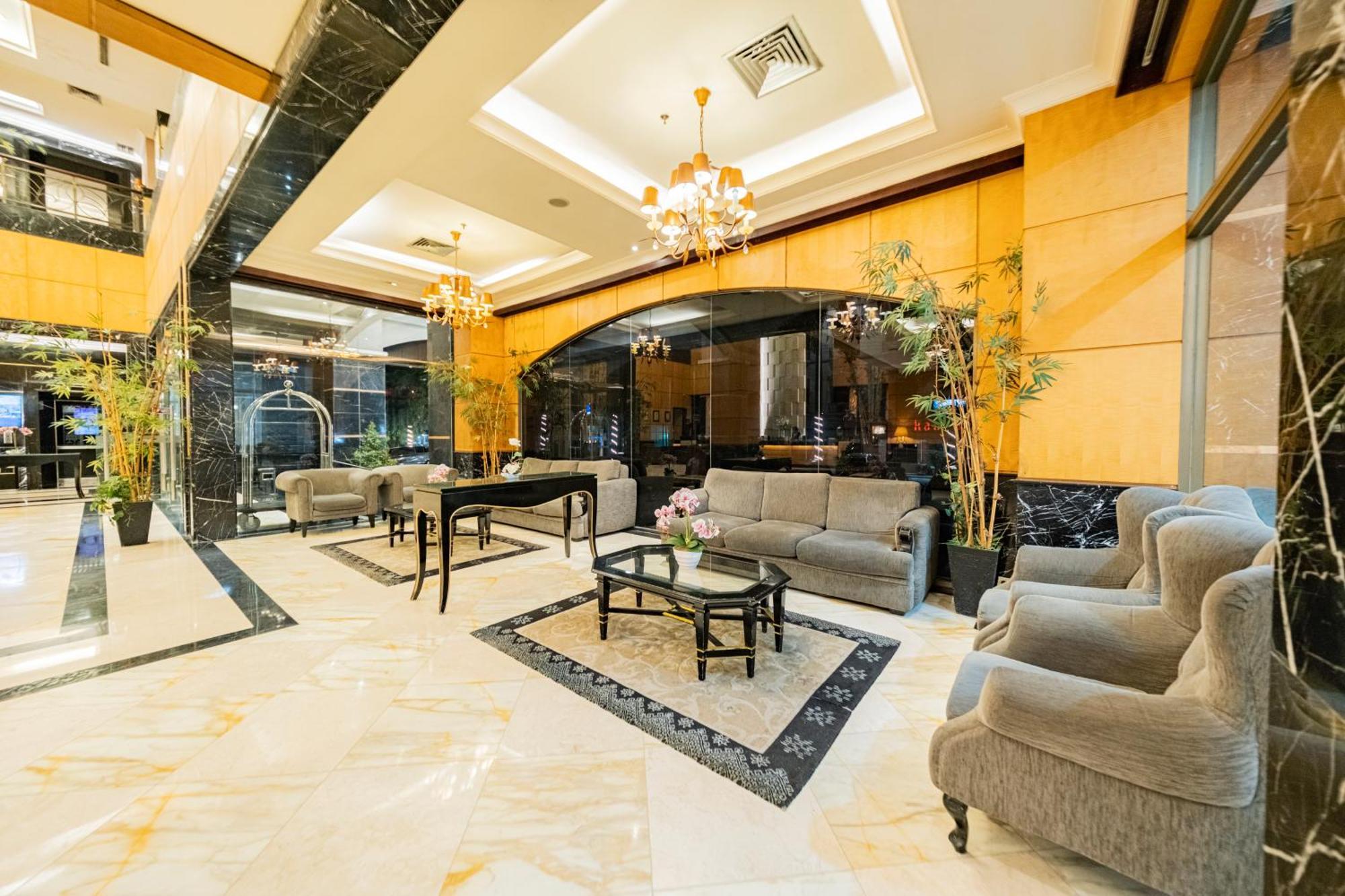 Grand Jatra Hotel Pekanbaru Esterno foto