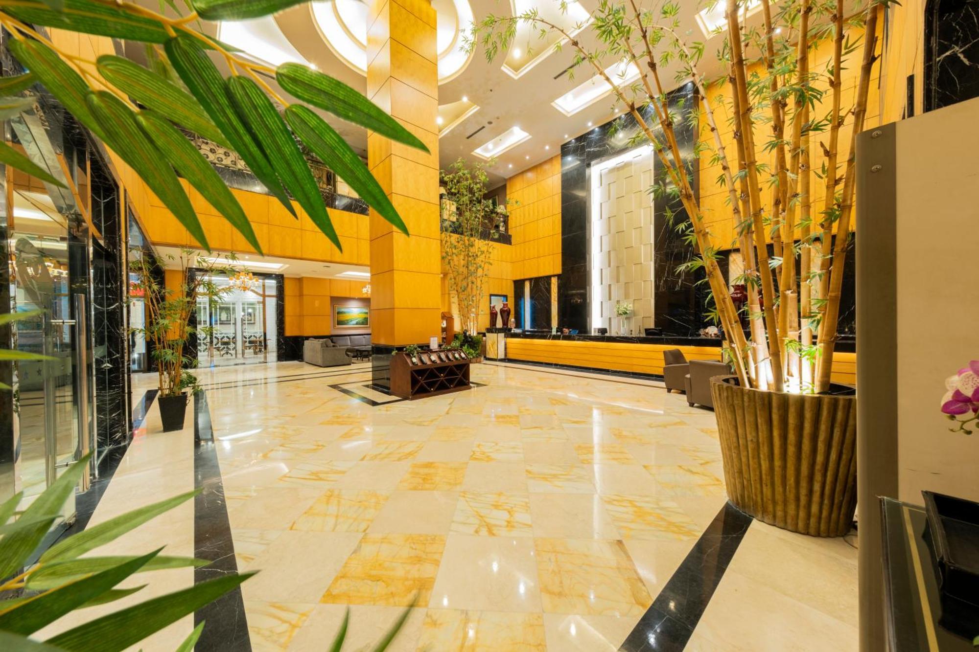 Grand Jatra Hotel Pekanbaru Esterno foto
