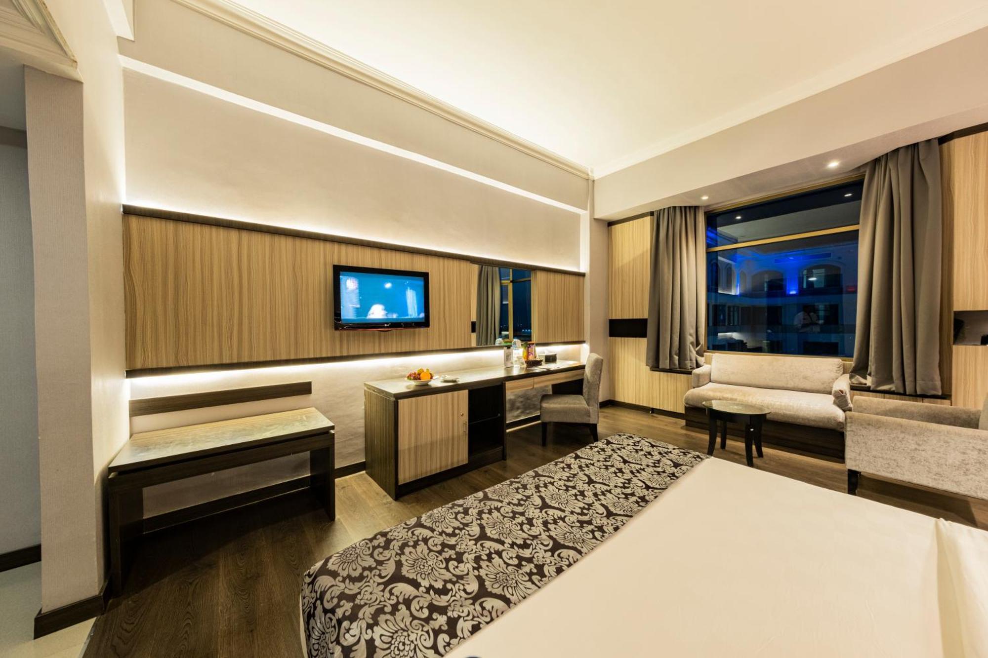 Grand Jatra Hotel Pekanbaru Esterno foto