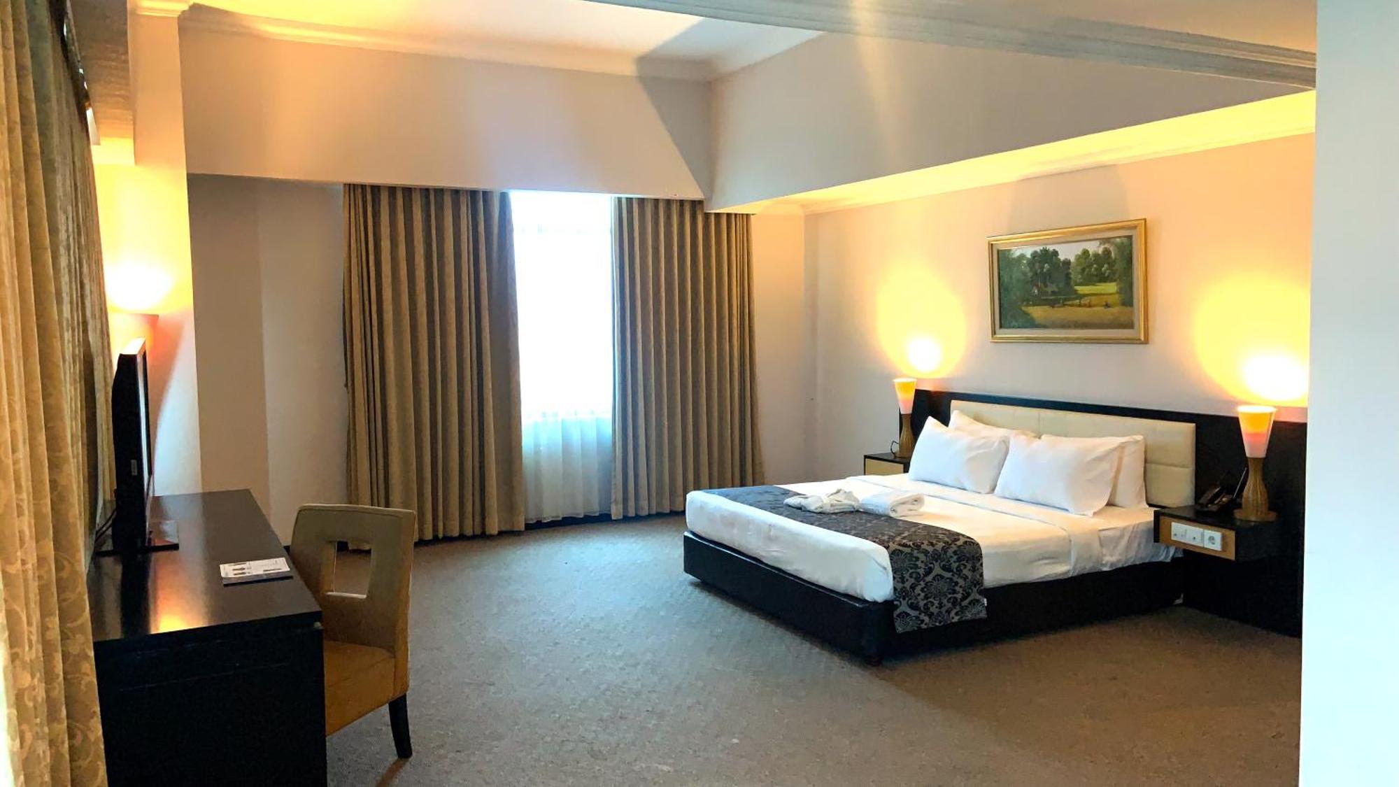 Grand Jatra Hotel Pekanbaru Esterno foto