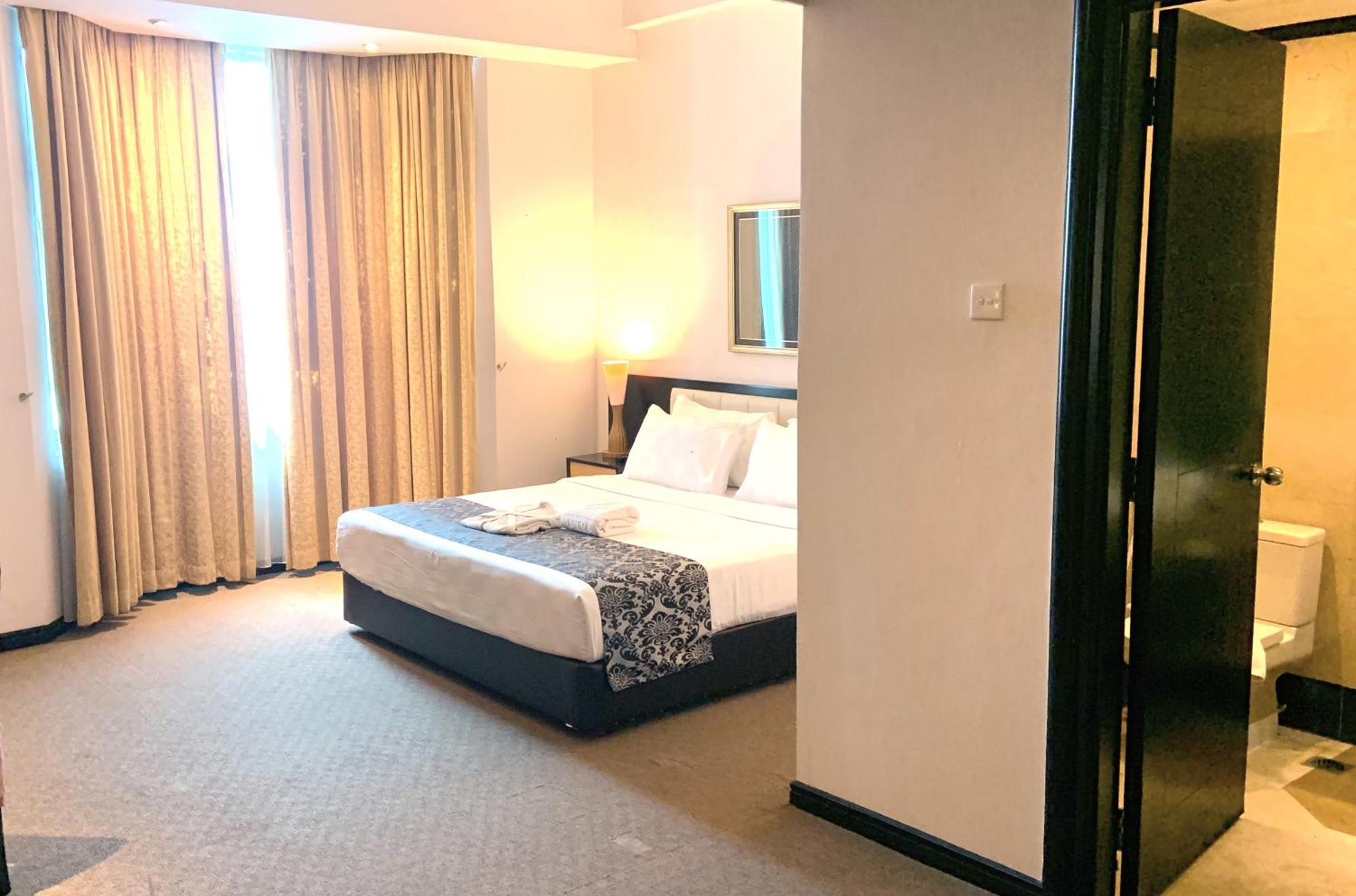 Grand Jatra Hotel Pekanbaru Esterno foto
